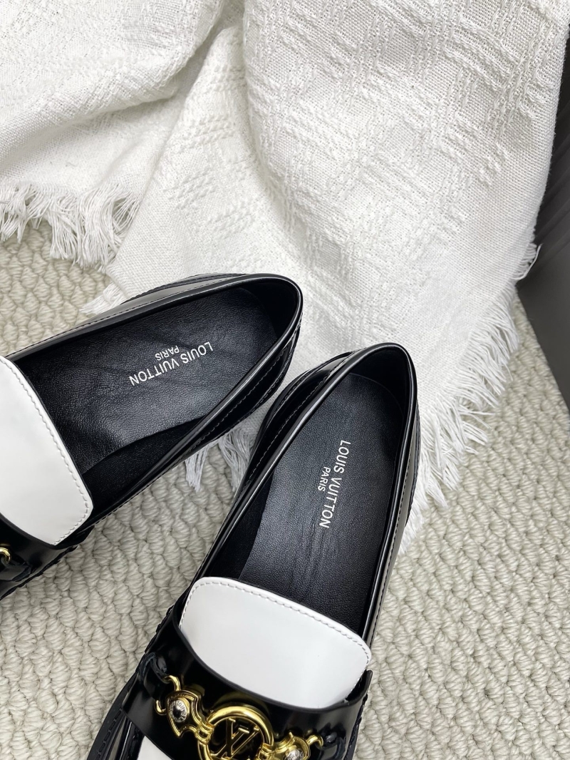 l0vis Vvtt0n loafers